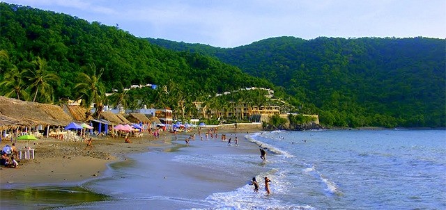 Playa de Cuastecomates, Barra de Navidad