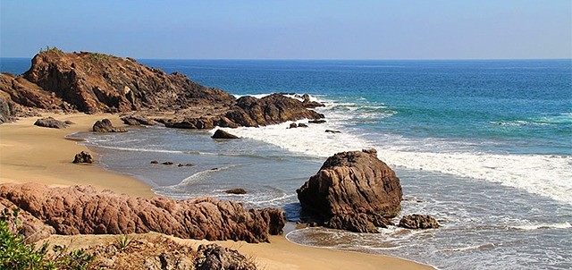 Las Peñas, Playa Azul