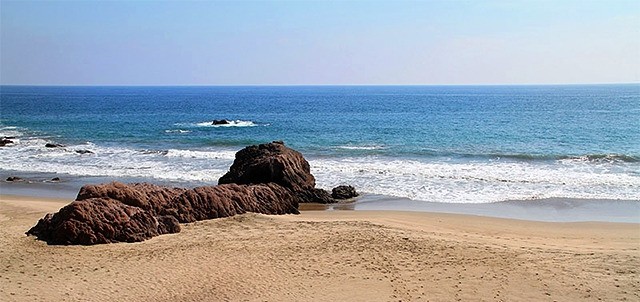 Las Peñas, Playa Azul