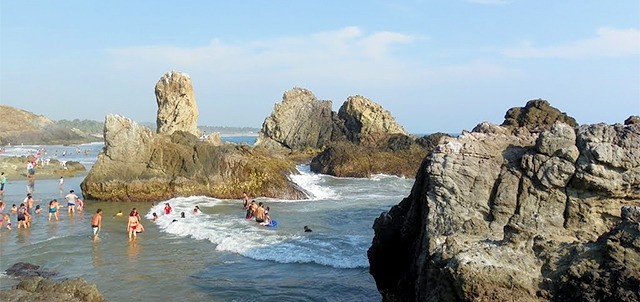 Las Peñas, Playa Azul