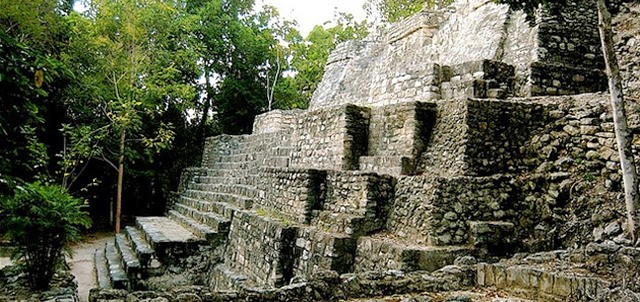 Zona Arqueológica de Balamkú, Xpujil