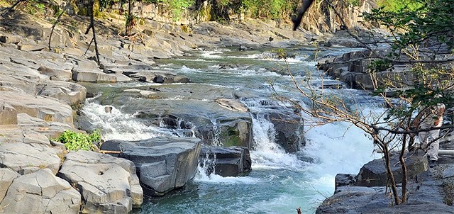 Río de Tancoco, Cerro Azul