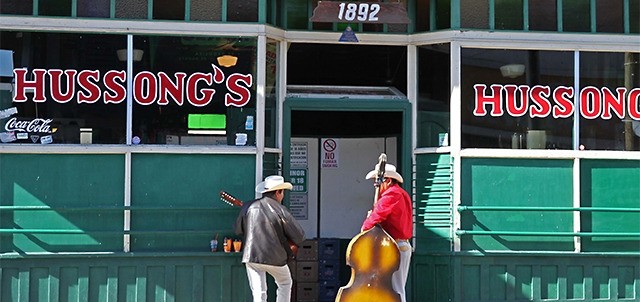 Cantina Hussong's, Ensenada