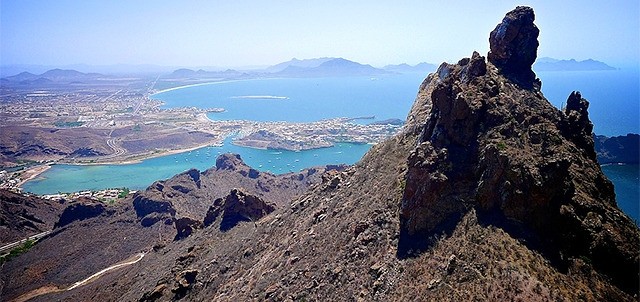 Cerro Tetakawi, Bahía de San Carlos