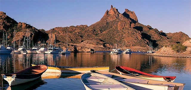 Cerro Tetakawi, Bahía de San Carlos