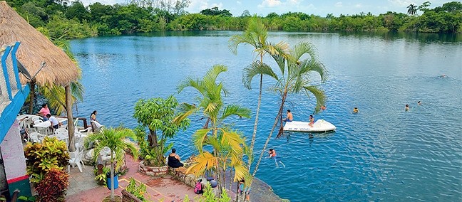 Cenote Azul, Bacalar