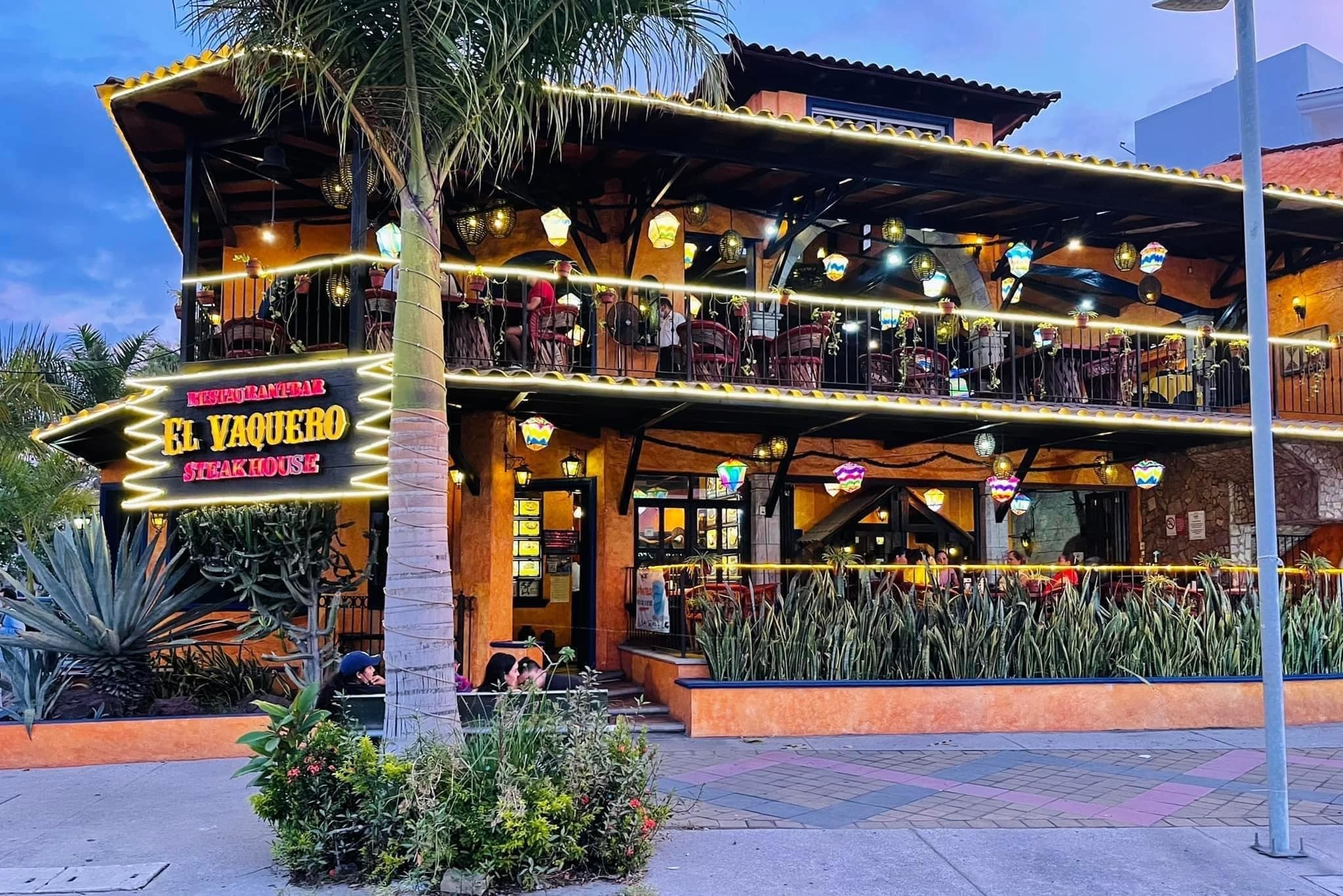 El Vaquero, Manzanillo