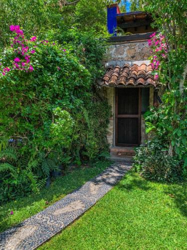 La Casa Del Guamúchil, Tequesquitengo