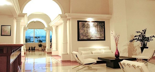 Galerías del Angel, Los Reyes