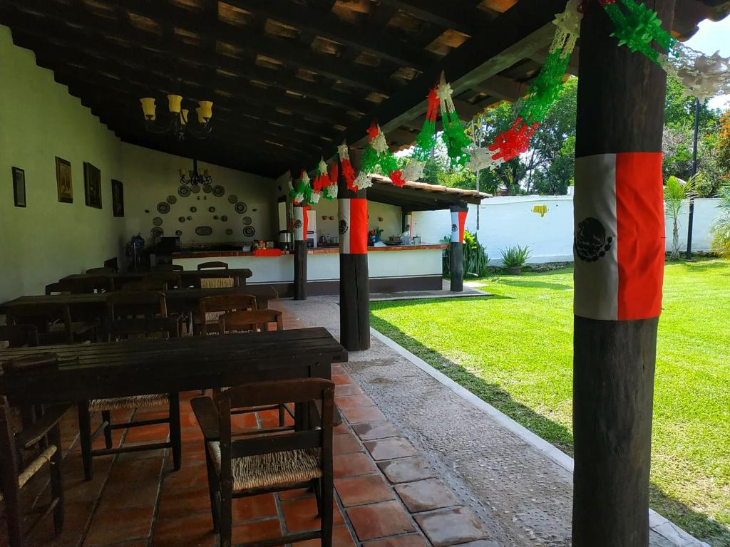 La Casona de la Esmeralda, Mascota