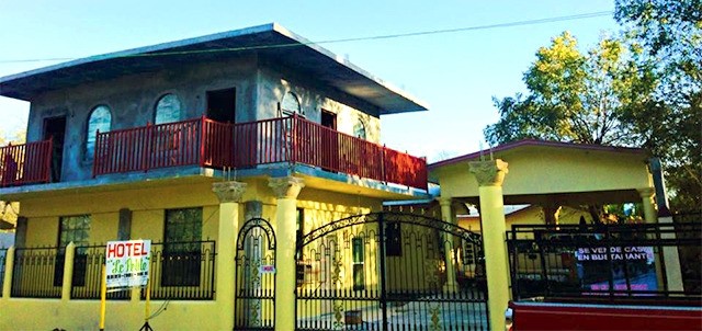 Le Petit Inn, Bustamante