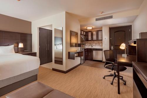 Staybridge Suites Irapuato, Irapuato