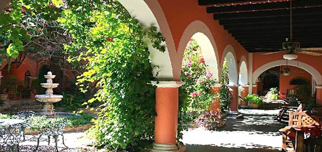 Casa Encantada, Álamos